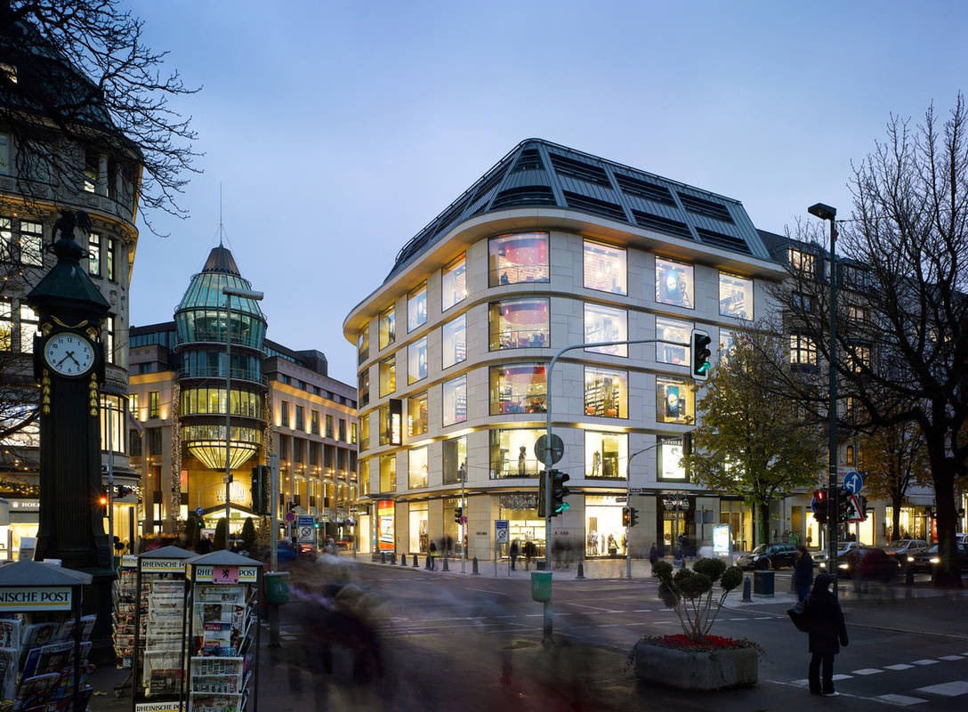 Buerohaus_Duesseldorf_Koe